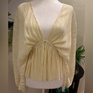 Lulu’s Preloved Yellowish Ivory Poofy Sleeves Pullover Top, Size Large